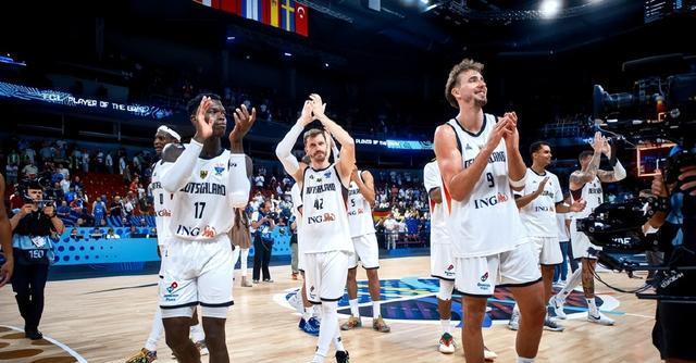 本届欧洲杯, 马尔卡宁这, 陷入犯规的 本届欧洲杯, 马尔卡宁这, 陷入犯规的