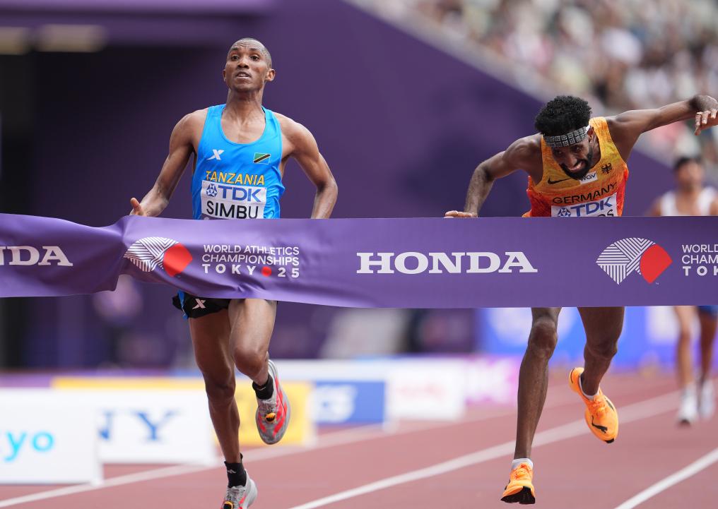 手摘金, 在赛道上把